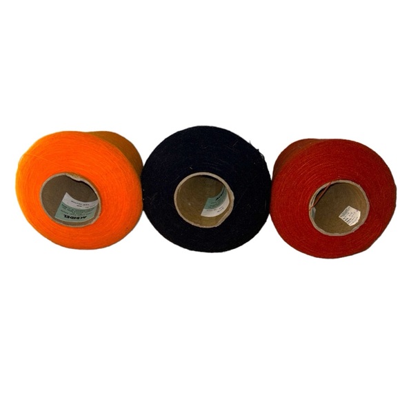 Bundle Of Yarn And Thread - Picture 3 of 16